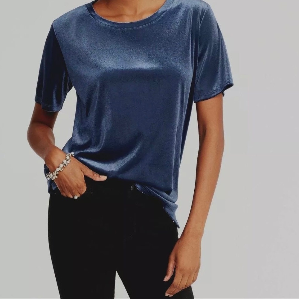 Old Navy Velvet T-shirt in blue size large